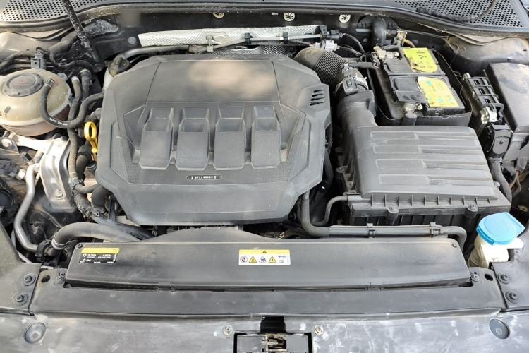 Used Volkswagen Magotan 2020 330TSI DSG Leading Model Engine Bay