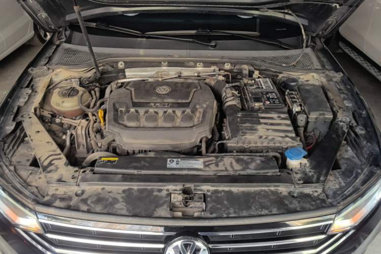 Used Volkswagen Magotan 2020 330TSI DSG Leading Model Engine Bay