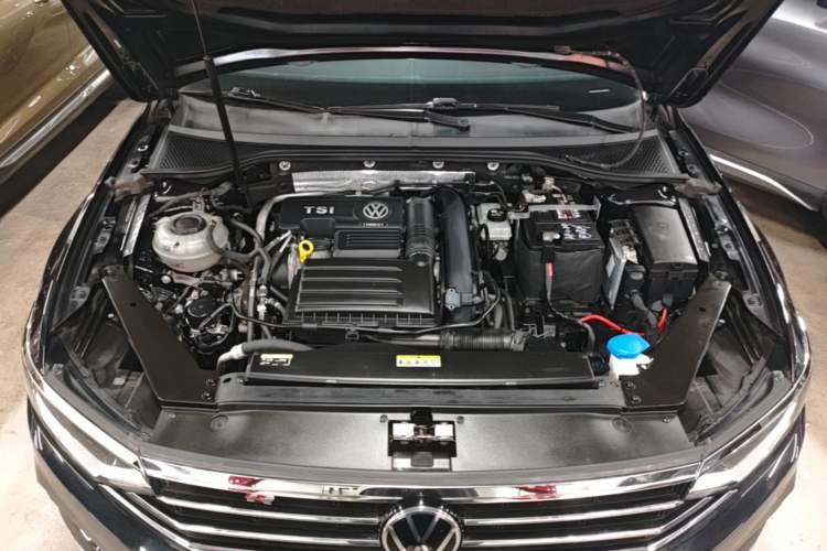 Used Volkswagen Magotan 2020 280TSI DSG Comfort Edition Engine Bay