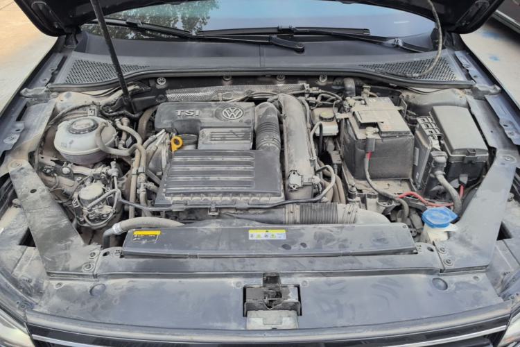 Used Volkswagen Magotan 2020 280TSI DSG Comfort Edition Engine Bay