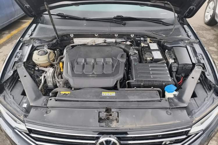 Used Volkswagen Magotan 2020 330TSI DSG Leading Model Engine Bay
