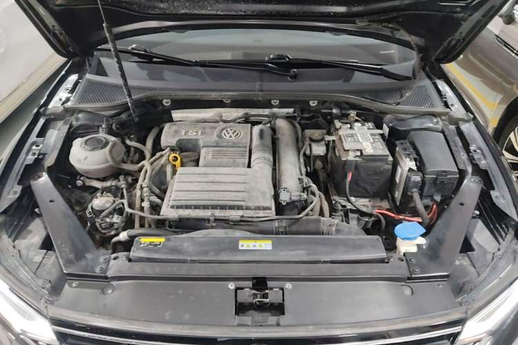 Used Volkswagen Magotan 2020 280TSI DSG Comfort Edition Engine Bay