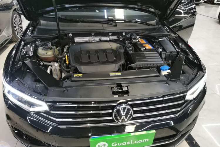 Used Volkswagen Magotan 2020 330TSI DSG Leading Model Engine Bay
