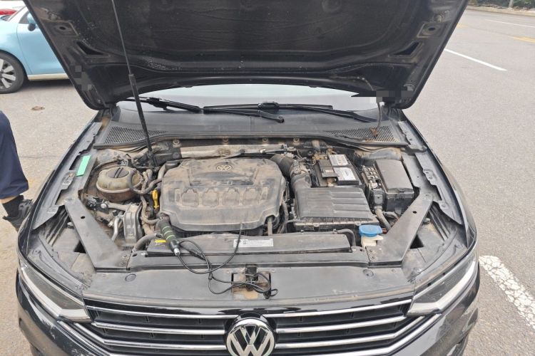 Used Volkswagen Magotan 2020 330TSI DSG Leading Model Engine Bay