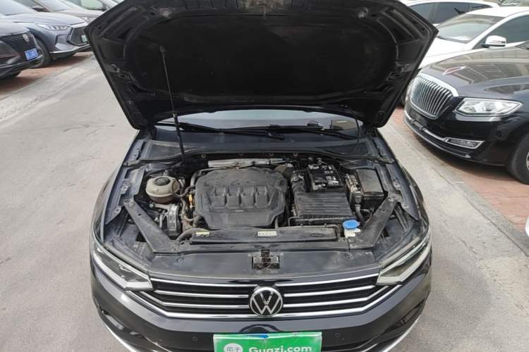 Used Volkswagen Magotan 2020 330TSI DSG Leading Model Engine Bay