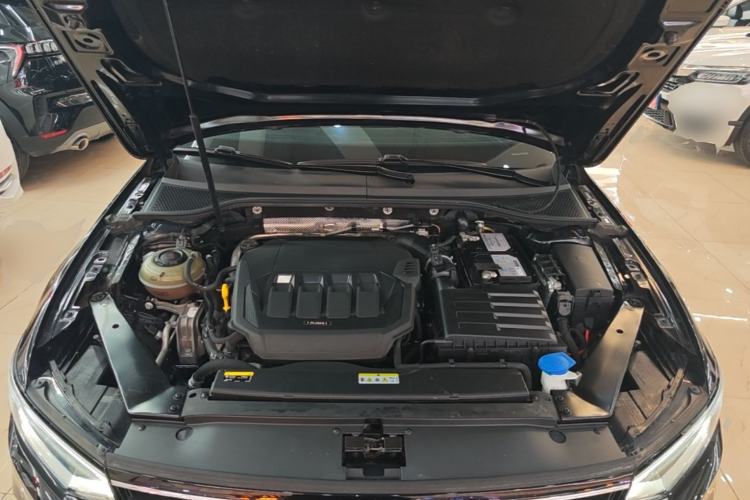 Used Volkswagen Magotan 2020 330TSI DSG Leading Model Engine Bay