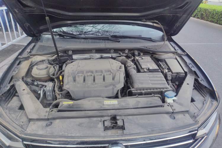 Used Volkswagen Magotan 2020 330TSI DSG Leading Model Engine Bay