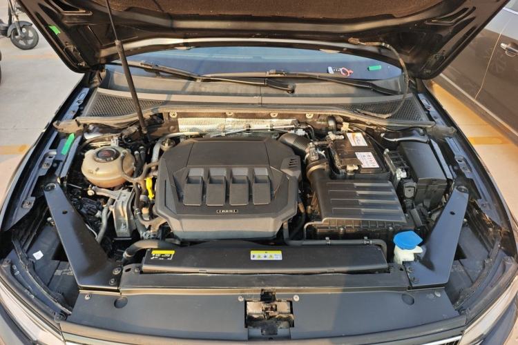 Used Volkswagen Magotan 2020 330TSI DSG Leading Model Engine Bay