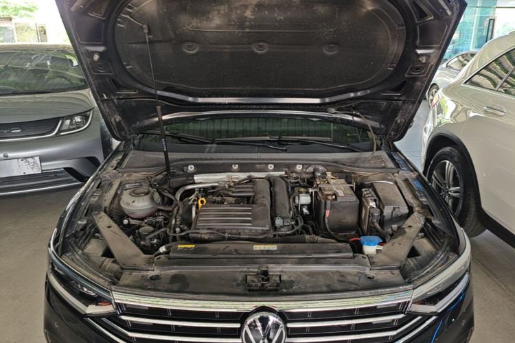 Used Volkswagen Magotan 2020 280TSI DSG Leading Edition Engine Bay