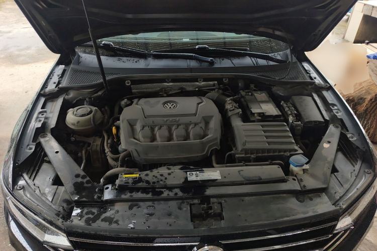 Used Volkswagen Magotan 2020 330TSI DSG Leading Model Engine Bay