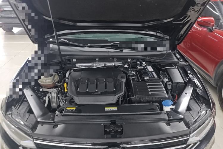 Used Volkswagen Magotan 2020 330TSI DSG Leading Model Engine Bay