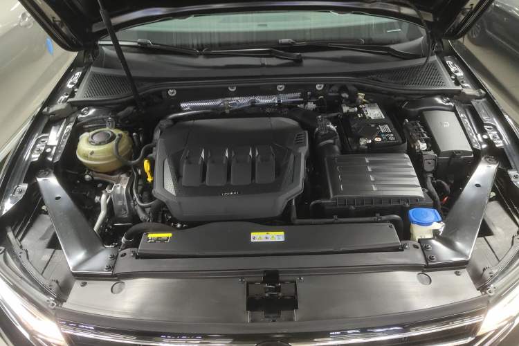 Used Volkswagen Magotan 2020 330TSI DSG Luxury Edition Engine Bay