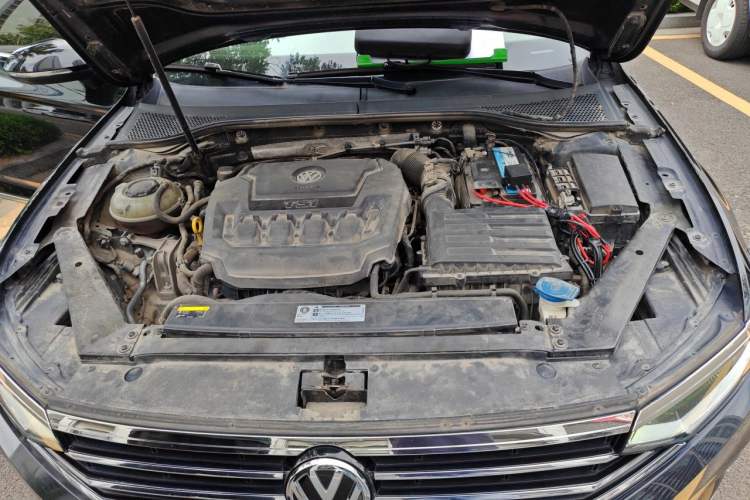 Used Volkswagen Magotan 2020 330TSI DSG Leading Model Engine Bay