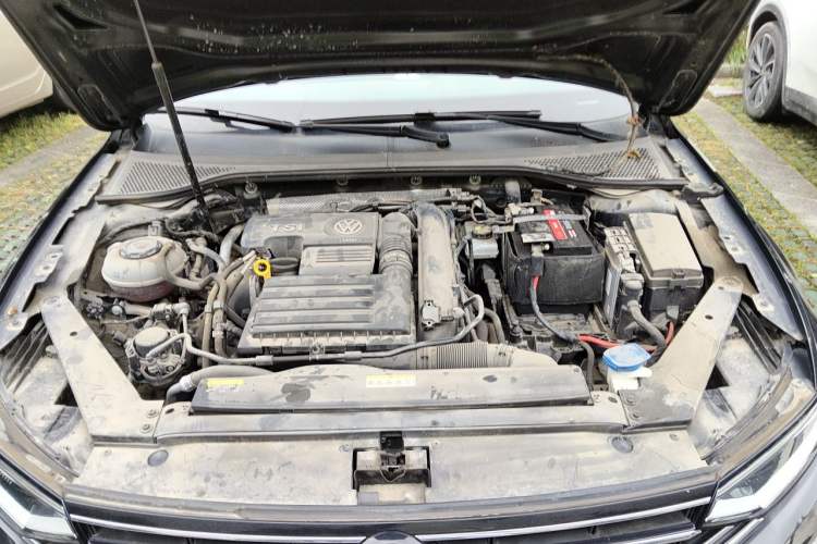 Used Volkswagen Magotan 2020 280TSI DSG Comfort Edition Engine Bay