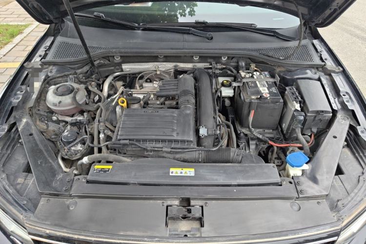 Used Volkswagen Magotan 2020 280TSI DSG Comfort Edition Engine Bay