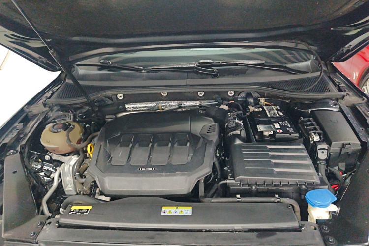 Used Volkswagen Magotan 2020 330TSI DSG Leading Model Engine Bay