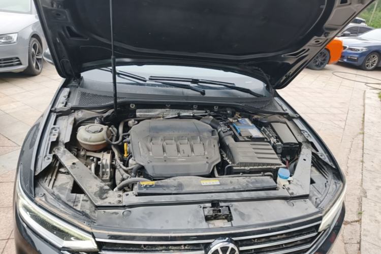 Used Volkswagen Magotan 2020 330TSI DSG Leading Model Engine Bay