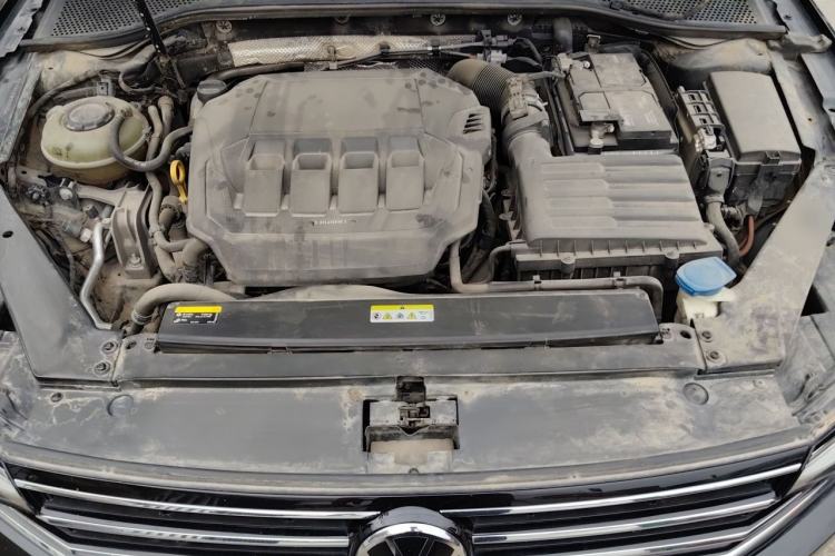 Used Volkswagen Magotan 2020 330TSI DSG Leading Model Engine Bay