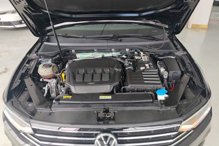 Used Volkswagen Magotan 2020 330TSI DSG Luxury Edition Engine Bay