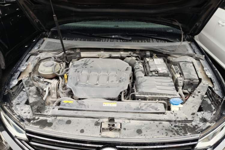 Used Volkswagen Magotan 2020 330TSI DSG Leading Model Engine Bay
