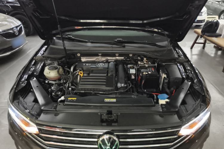 Used Volkswagen Magotan 2020 280TSI DSG Comfort Edition Engine Bay