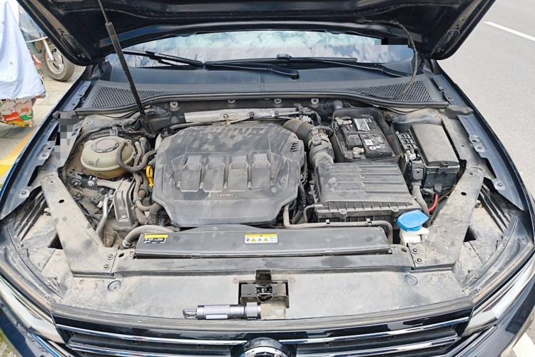 Used Volkswagen Magotan 2020 330TSI DSG Leading Model Engine Bay