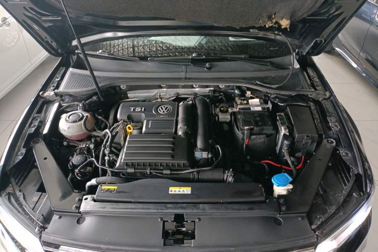 Used Volkswagen Magotan 2020 280TSI DSG Comfort Edition Engine Bay