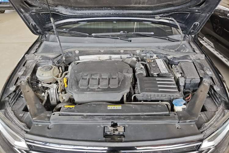 Used Volkswagen Magotan 2020 330TSI DSG Luxury Edition Engine Bay