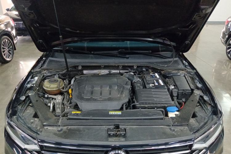 Used Volkswagen Magotan 2020 330TSI DSG Luxury Edition Engine Bay