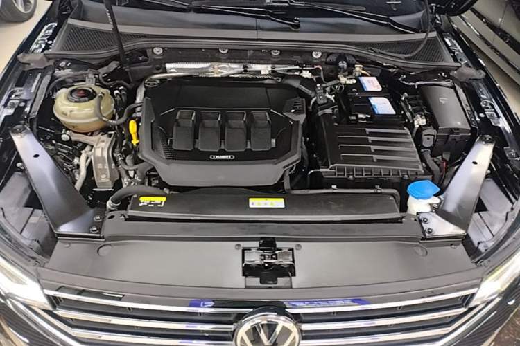Used Volkswagen Magotan 2020 330TSI DSG Luxury Edition Engine Bay