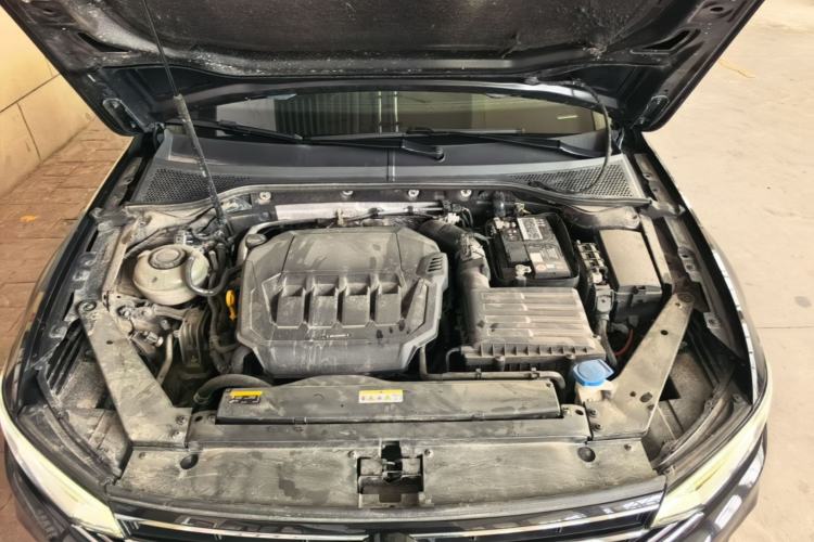 Used Volkswagen Magotan 2020 330TSI DSG Leading Model Engine Bay
