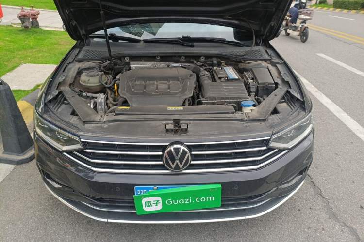 Used Volkswagen Magotan 2020 330TSI DSG Leading Model Engine Bay