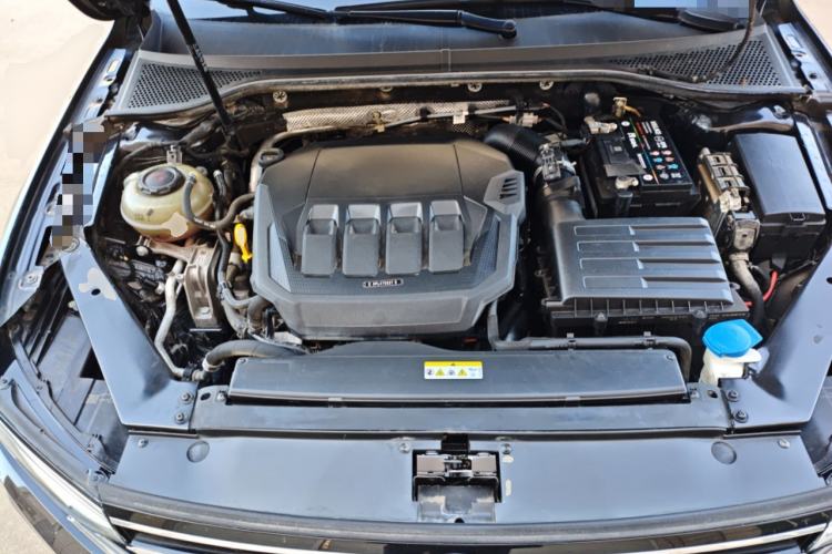 Used Volkswagen Magotan 2020 330TSI DSG Leading Model Engine Bay