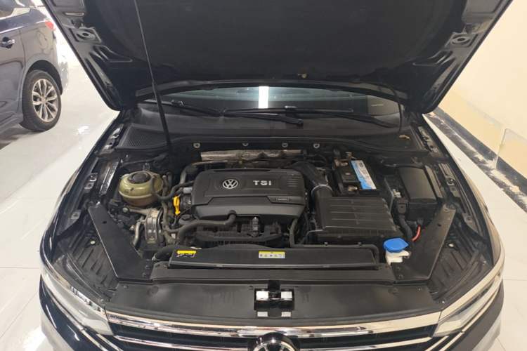Used Volkswagen Magotan 2020 380TSI DSG Luxury Version Engine Bay