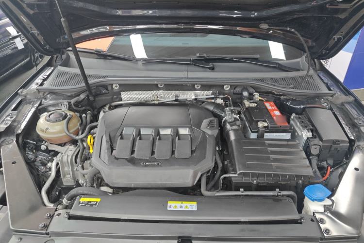 Used Volkswagen Magotan 2020 330TSI DSG Luxury Edition Engine Bay