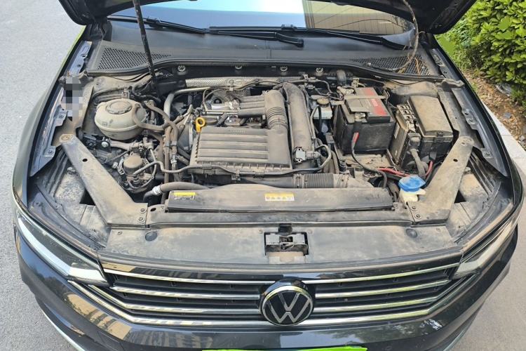 Used Volkswagen Magotan 2020 280TSI DSG Comfort Edition Engine Bay