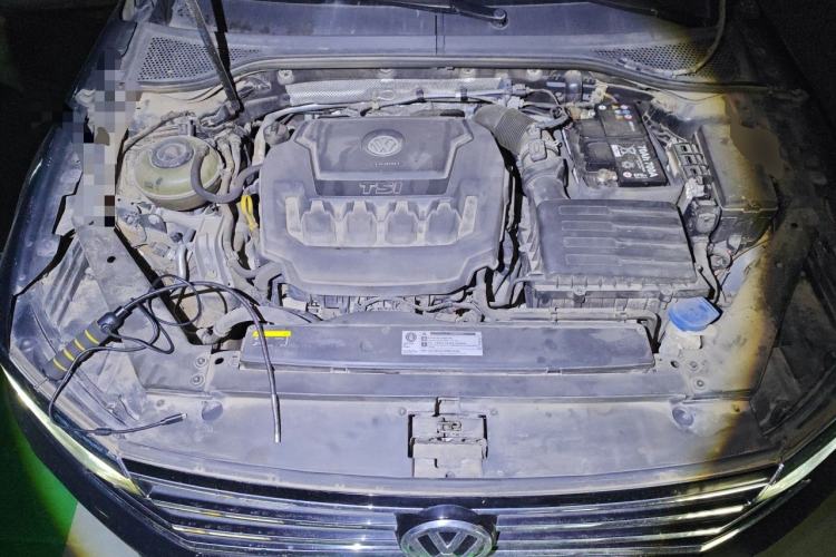 Used Volkswagen Magotan 2020 330TSI DSG Leading Model Engine Bay