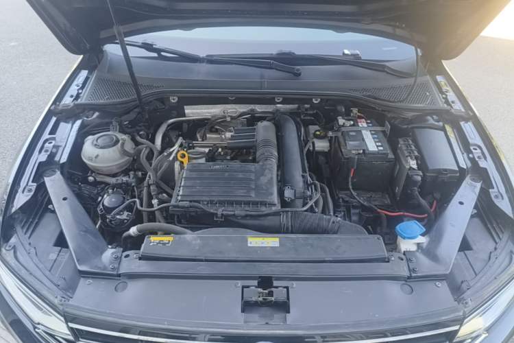 Used Volkswagen Magotan 2020 280TSI DSG Comfort Edition Engine Bay