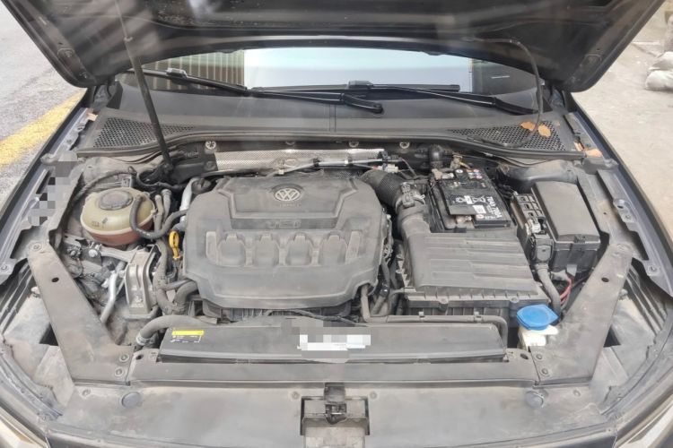 Used Volkswagen Magotan 2020 330TSI DSG Leading Model Engine Bay