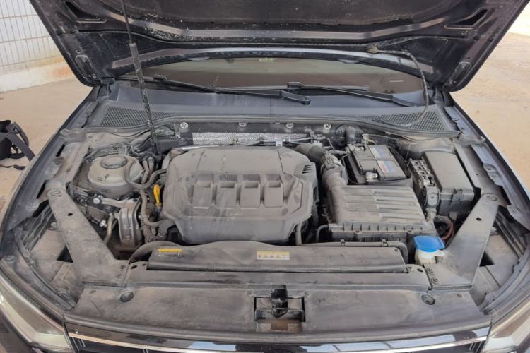 Used Volkswagen Magotan 2020 330TSI DSG Leading Model Engine Bay