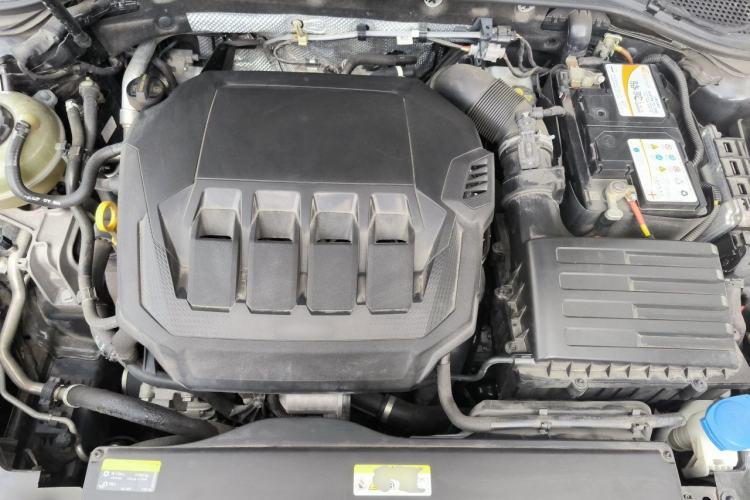 Used Volkswagen Magotan 2020 330TSI DSG Leading Model Engine Bay