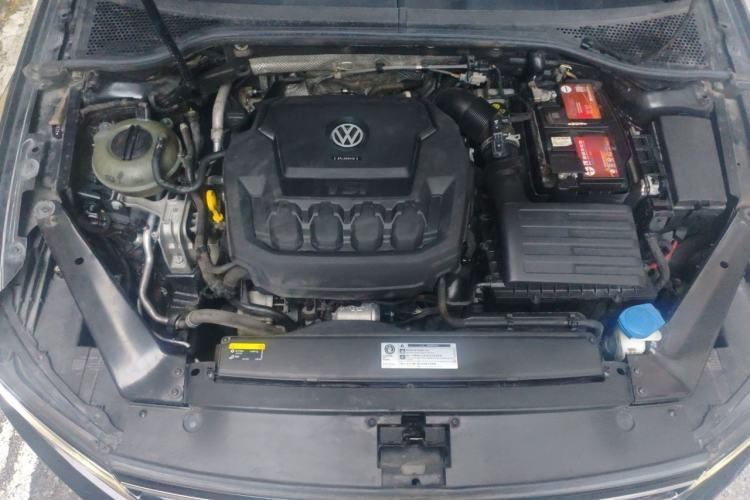 Used Volkswagen Magotan 2020 330TSI DSG Leading Model Engine Bay
