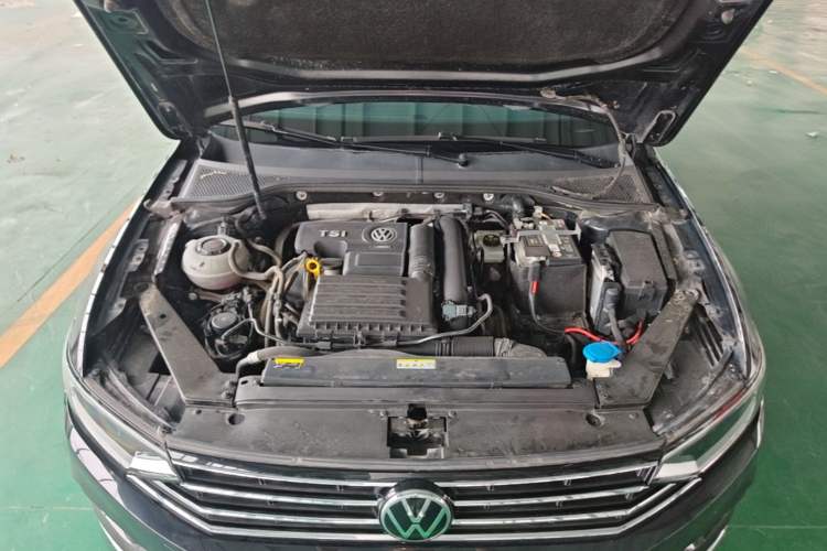 Used Volkswagen Magotan 2020 280TSI DSG Comfort Edition Engine Bay