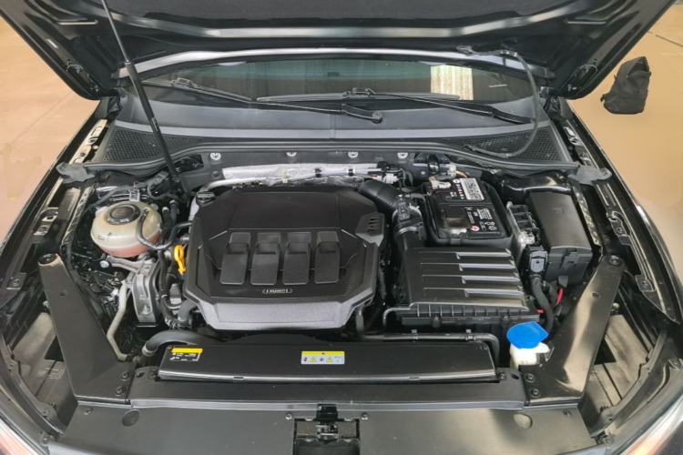 Used Volkswagen Magotan 2020 330TSI DSG Leading Model Engine Bay