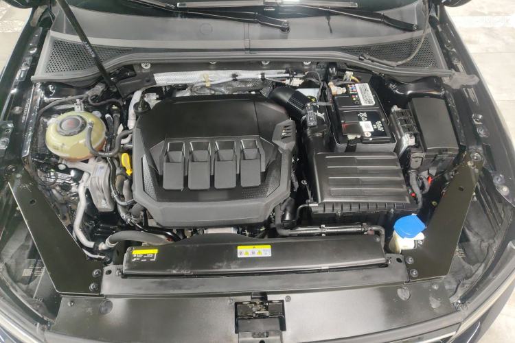 Used Volkswagen Magotan 2020 330TSI DSG Leading Model Engine Bay