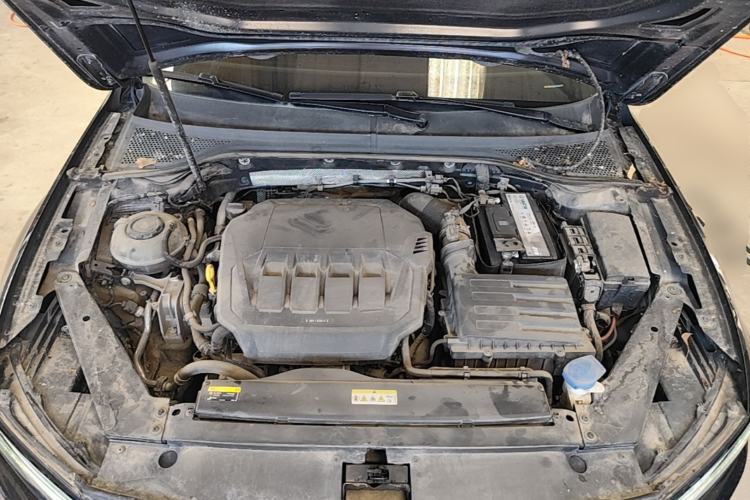 Used Volkswagen Magotan 2020 330TSI DSG Leading Model Engine Bay