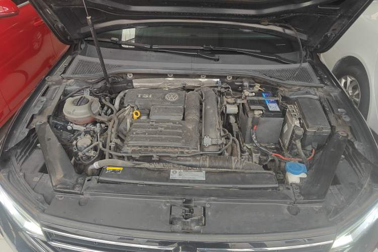 Used Volkswagen Magotan 2020 280TSI DSG Comfort Edition Engine Bay