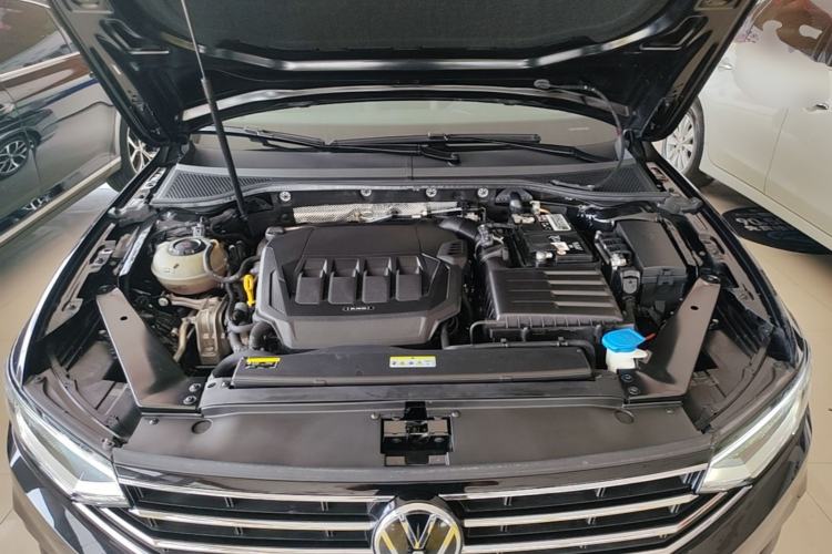 Used Volkswagen Magotan 2020 330TSI DSG Leading Model Engine Bay