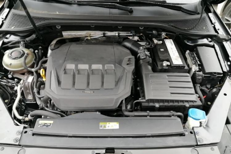 Used Volkswagen Magotan 2020 330TSI DSG Leading Model Engine Bay