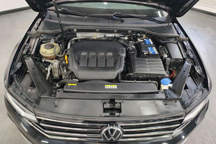 Used Volkswagen Magotan 2020 330TSI DSG Leading Model Engine Bay